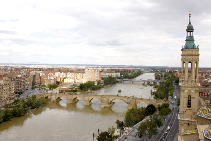 You are currently viewing Old Stones, Bright Murals, and the Ebro: Experiencing Zaragoza Fully