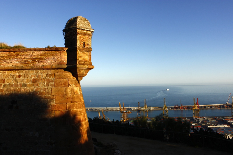 You are currently viewing Montjuïc Castle: History, Silence and the Best View Over Barcelona