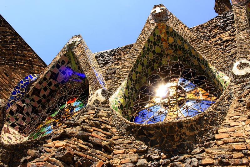 You are currently viewing Colonia Güell Crypt: Gaudí’s Secret Laboratory Revealed